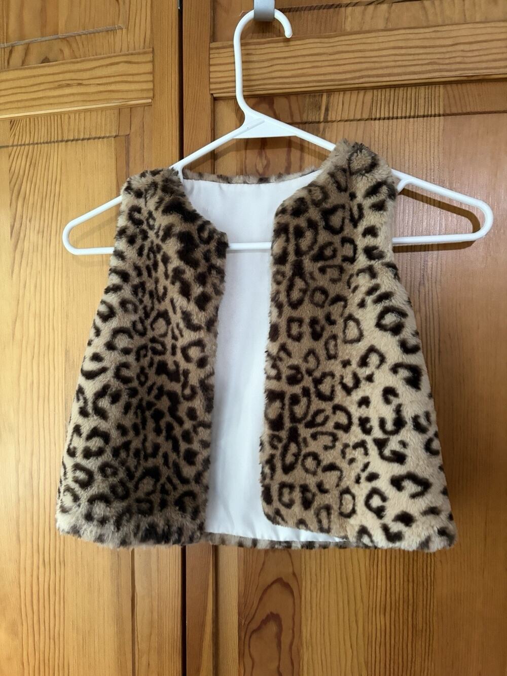 Girls Size Small Faux Fur Leopard Print Vest